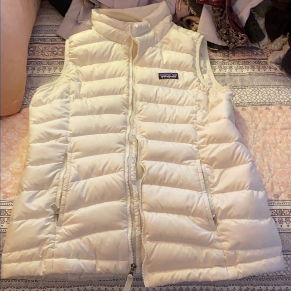 Cream Patagonia down vest